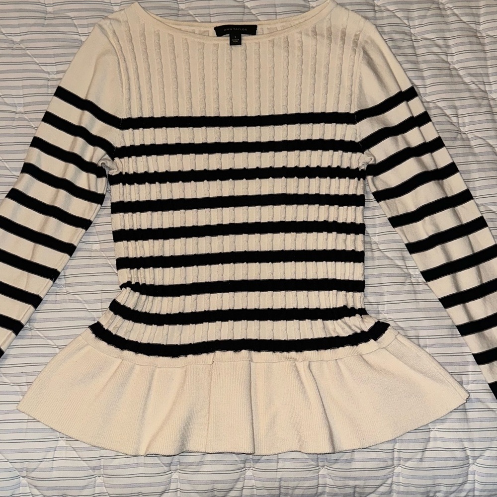 Ann Taylor Cream Cable Knit Sweater